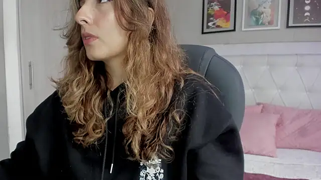 emma  smith1 online show from 11, 3, 2026