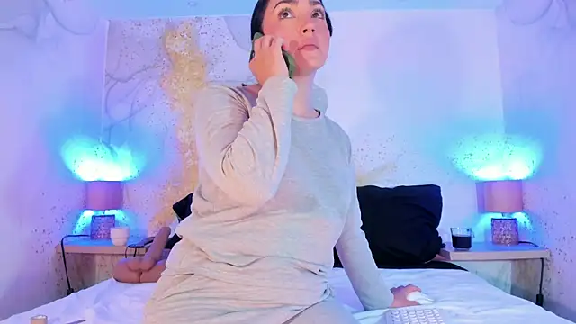 LIAH IZUMI online show from 20, 4, 2026