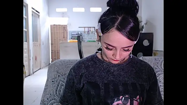 kitty22  online show from 27, 4, 2026