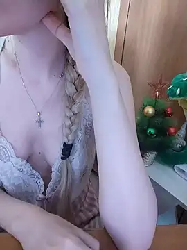 Snapshot of Elza_kom chatting on 28, 12, 2024 Elza kom online show from 28, 12, 2024