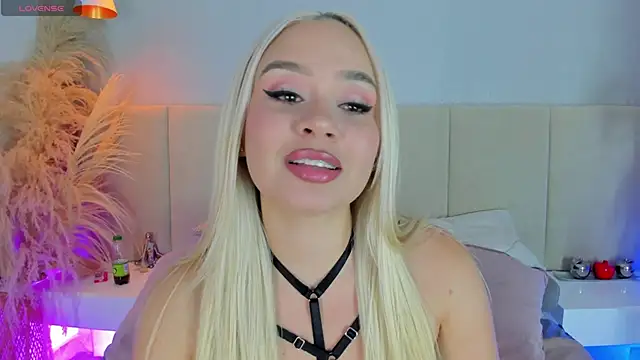 sofia pamela online show from 24, 9, 2025