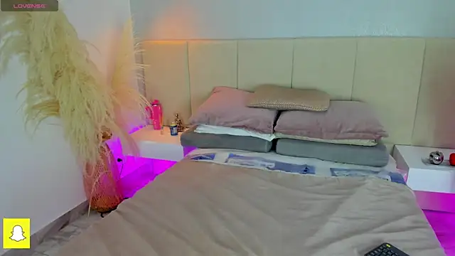 sofia pamela online show from 7, 11, 2025