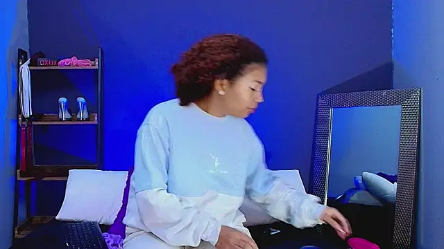 Snapshot of JadaRoberts chatting on 5, 2, 2025 JadaRoberts online show from 5, 2, 2025