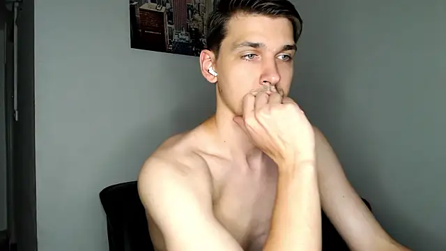 Snapshot of boy_next_door_1 chatting on 4, 3, 2025 boy next door 1 online show from 4, 3, 2025