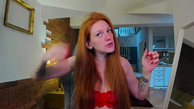 Aliceginger99 online show from 3, 11, 2025