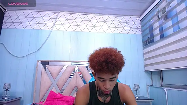 Snapshot of sexy_blacks_ chatting on 5, 3, 2025 sexy blacks online show from 5, 3, 2025