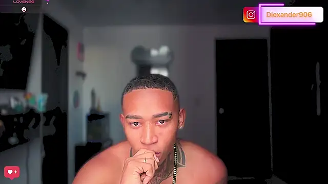 Snapshot of sexy_blacks_ chatting on 22, 6, 2026 sexy blacks online show from 22, 6, 2026