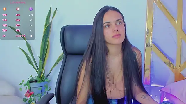 ChloeHarper  online show from 21, 3, 2025