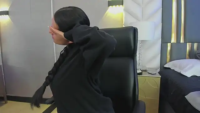 ChloeHarper  online show from 26, 3, 2026