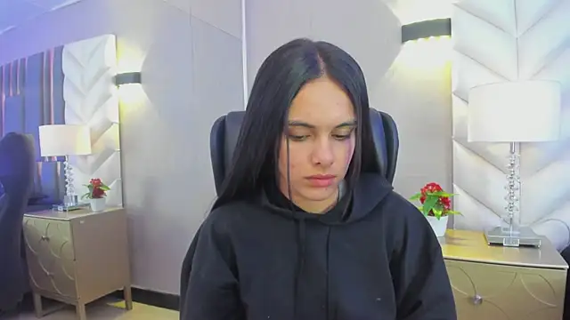 ChloeHarper  online show from 6, 4, 2026