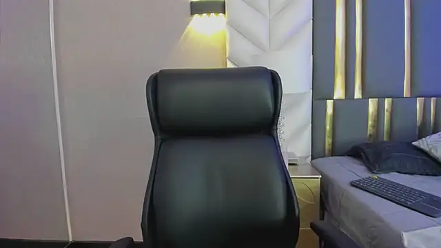 ChloeHarper  online show from 25, 4, 2026