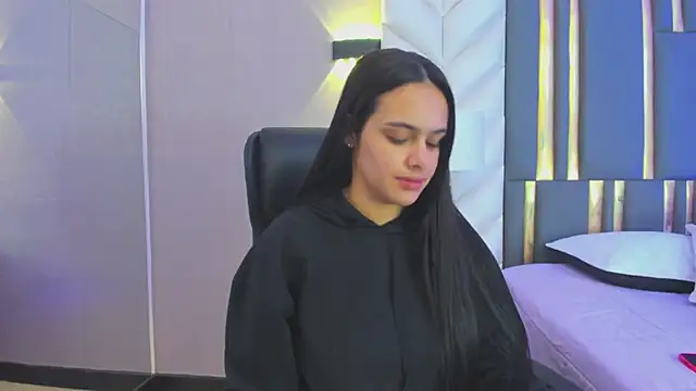 Snapshot of ChloeHarper_ chatting on 9, 5, 2026 ChloeHarper online show from 9, 5, 2026