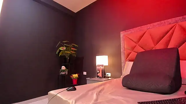 mia milff online show from 17, 10, 2025