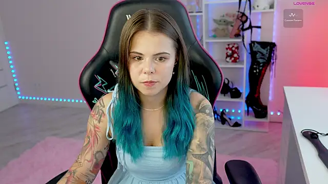 Latex Kitty online show from 6, 8, 2026