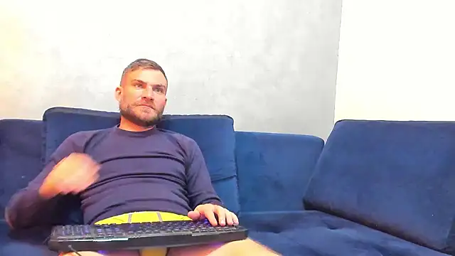 Snapshot of 10in_deluxe chatting on 19, 2, 2025 10in deluxe online show from 19, 2, 2025