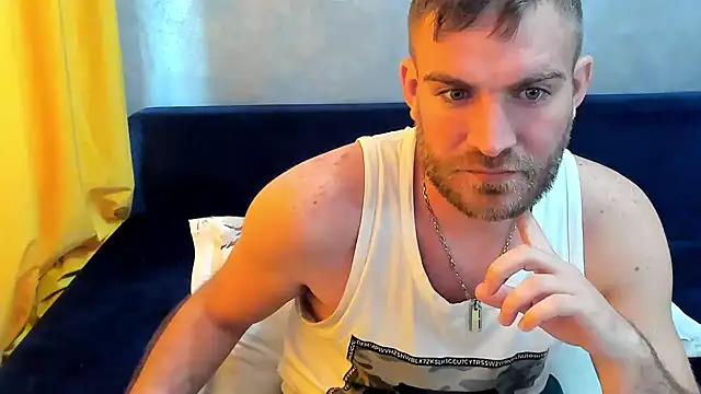 Snapshot of 10in_deluxe chatting on 10, 3, 2025 10in deluxe online show from 10, 3, 2025