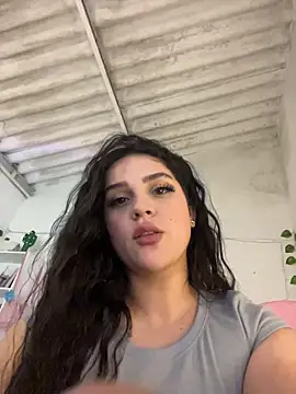 Snapshot of violet-333 chatting on 27, 4, 2026 violet-333 online show from 27, 4, 2026