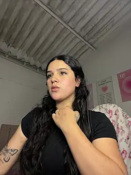 Snapshot of violet-333 chatting on 25, 5, 2026 violet-333 online show from 25, 5, 2026