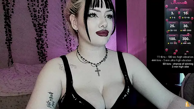 Snapshot of strawberry_elfcat chatting on 30, 3, 2026 strawberry elfcat online show from 30, 3, 2026