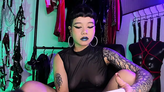 irregular fetish  online show from 20, 9, 2025