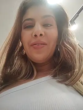 scarlett moore online show from 13, 4, 2026