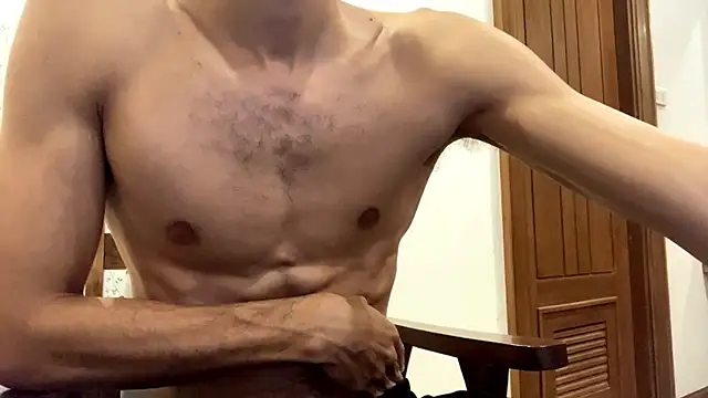 Snapshot of rippedbutskinny chatting on 5, 1, 2025 rippedbutskinny online show from 5, 1, 2025