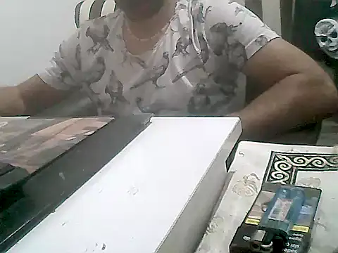 MezaRDanOnLineee online show from 1, 3, 2025