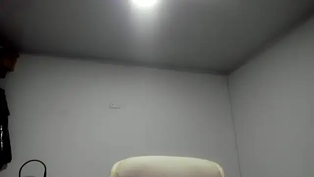 dominique21  online show from 5, 10, 2025