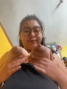 Ileanita69caliente online show from 17, 2, 2026