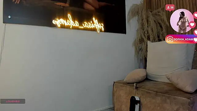 sofhiaa adaams online show from 12, 4, 2026