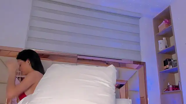 violetta-brown1 online show from 24, 1, 2025