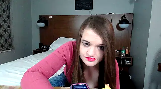 Snapshot of kittykat_1999@xh chatting on 6, 12, 2024 kittykat 1999xh online show from 6, 12, 2024