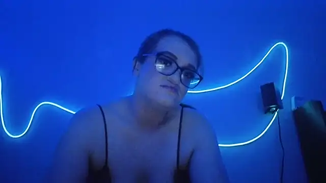 Snapshot of kittykat_1999@xh chatting on 24, 9, 2025 kittykat 1999xh online show from 24, 9, 2025