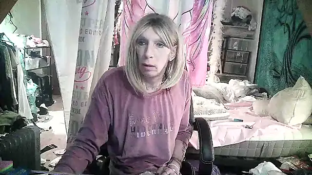 Ombeline1 online show from 18, 2, 2025