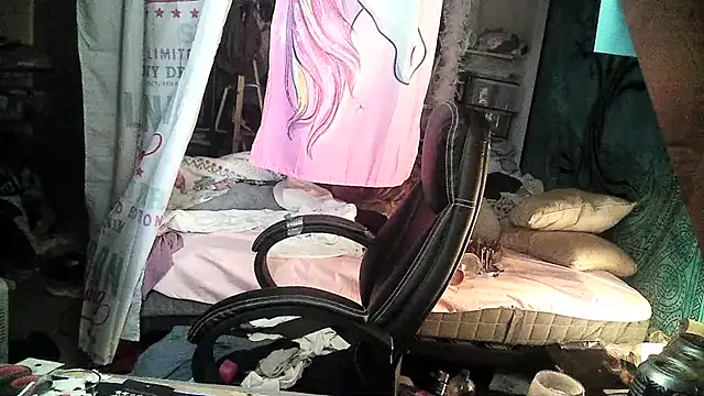 Ombeline1 online show from 25, 2, 2025