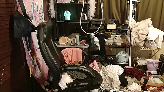 Ombeline1 online show from 12, 11, 2025