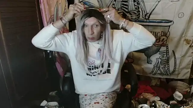 Ombeline1 online show from 25, 3, 2026