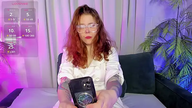 SophiePure online show from 8, 10, 2025