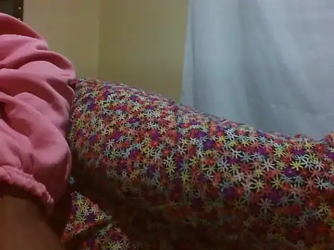 Snapshot of Sexy_Riri chatting on 15, 7, 2026 Sexy Riri online show from 15, 7, 2026