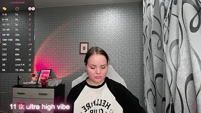 flower sarah  online show from 30, 10, 2025