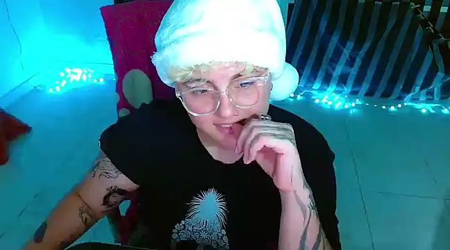 Snapshot of isabeautyx19 chatting on 9, 12, 2024 isabeautyx19 online show from 9, 12, 2024
