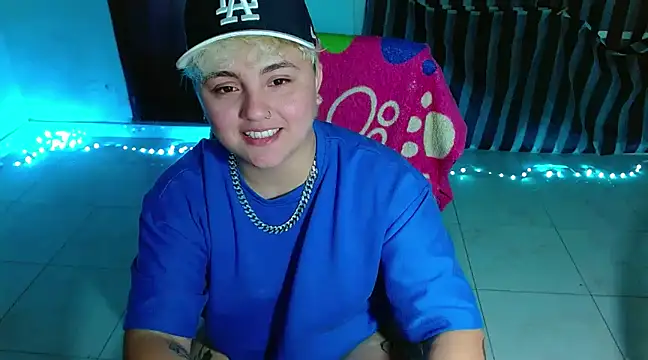 Snapshot of isabeautyx19 chatting on 11, 12, 2024 isabeautyx19 online show from 11, 12, 2024
