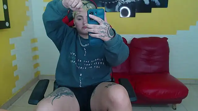 Snapshot of isabeautyx19 chatting on 20, 12, 2024 isabeautyx19 online show from 20, 12, 2024