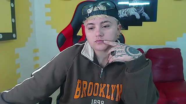 Snapshot of isabeautyx19 chatting on 21, 12, 2024 isabeautyx19 online show from 21, 12, 2024
