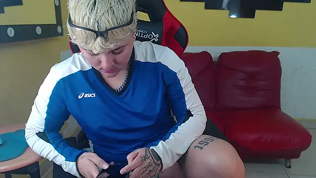 Snapshot of isabeautyx19 chatting on 26, 12, 2024 isabeautyx19 online show from 26, 12, 2024
