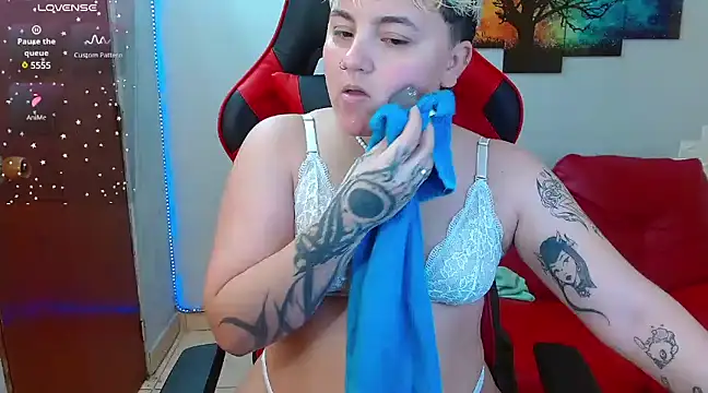 Snapshot of isabeautyx19 chatting on 24, 1, 2025 isabeautyx19 online show from 24, 1, 2025