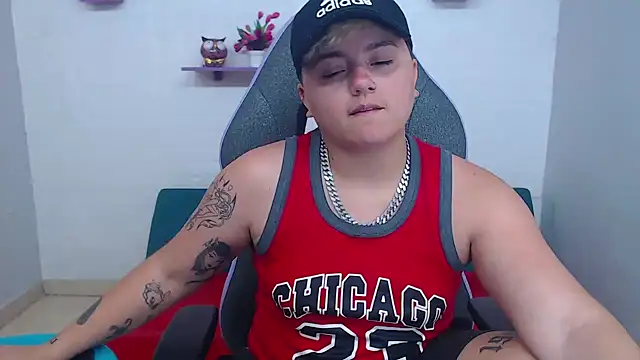 Snapshot of isabeautyx19 chatting on 30, 1, 2025 isabeautyx19 online show from 30, 1, 2025