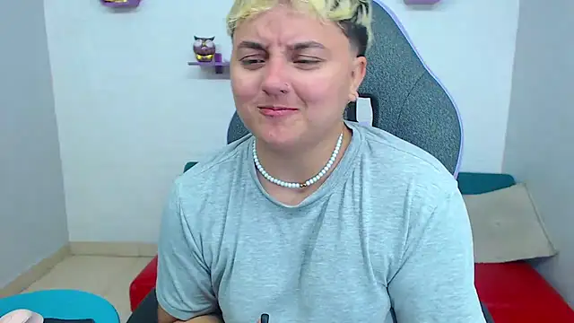 Snapshot of isabeautyx19 chatting on 22, 2, 2025 isabeautyx19 online show from 22, 2, 2025