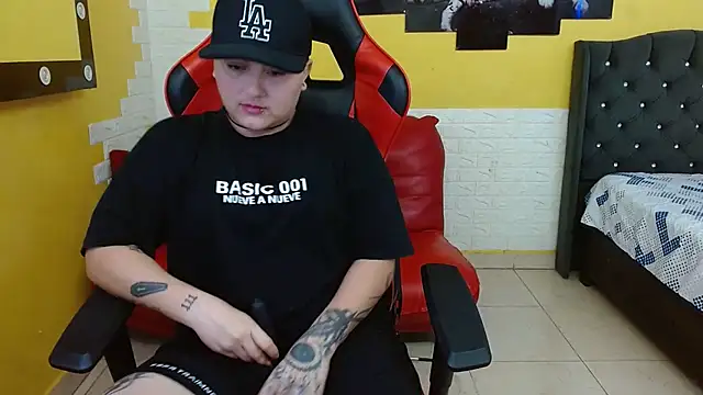 Snapshot of isabeautyx19 chatting on 13, 9, 2025 isabeautyx19 online show from 13, 9, 2025