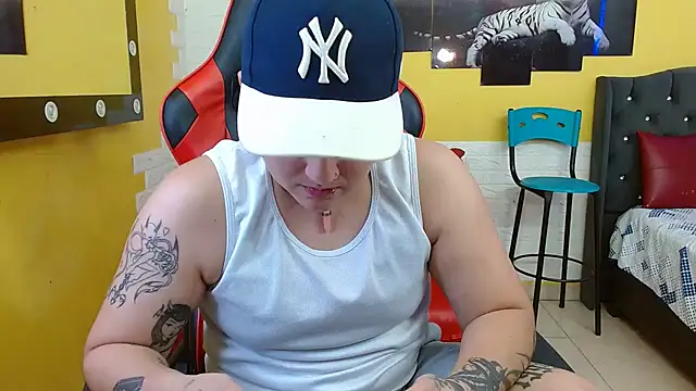 Snapshot of isabeautyx19 chatting on 14, 9, 2025 isabeautyx19 online show from 14, 9, 2025